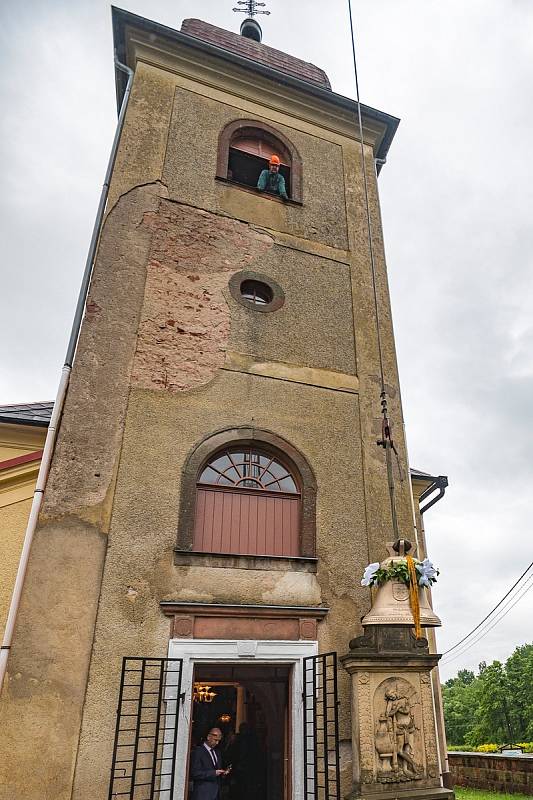 U příležitosti výročí 300 let od zahájení stavby místního kostela došlo v Borovnici k posvěcení obecního zvonu sv. Víta a umístění do věže.