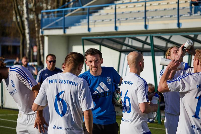 Divizní fotbalové derby: MFK Trutnov - TJ Dvůr Králové nad Labem.