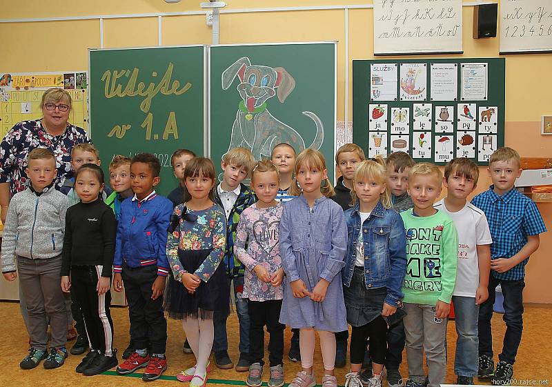První školní den ve Vrchlabí v ZŠ Školní na Liščím kopci.