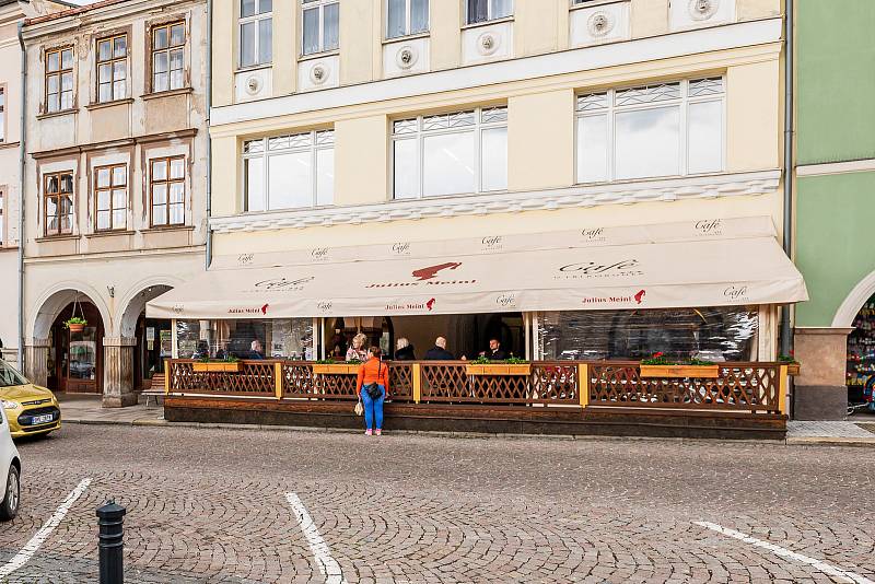 V Trutnově se v pondělí 17. května otevřely zahrádky restaurací a kaváren.