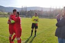 Petr Luštinec v Žacléři dosáhl na hattrick. Za rozhodnutého stavu jej vystřídal starší brácha Radek.