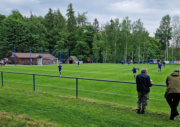 Fotbalisté Janských Lázní na podzim ze svého hřiště udělali doslova nedobytnou tvrz. Bodoval tu jen soupeř z Pilníkova.