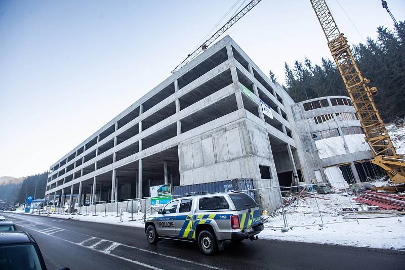 Královéhradecká policie navrhla krajskému státnímu zastupitelství obžalovat devět osob v krkonošské kauze, která se týká Pece pod Sněžkou.