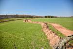 Trasa budoucí dálnice D11 v Trutnově je rozkopaná, začne tam archeologický výzkum.