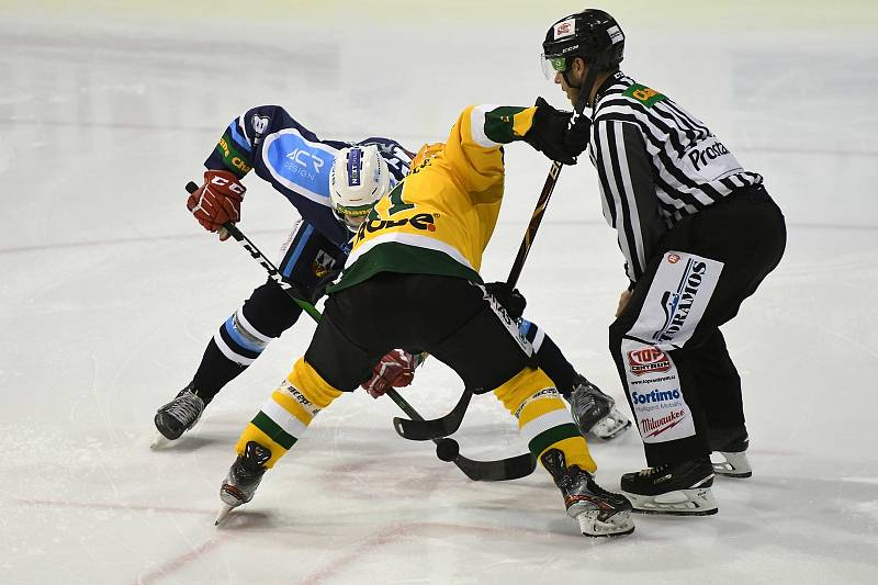 Vrchlabští hokejisté doma nezvládli úvodní třetinu zápasu proti Vsetínu. Závěrečný nápor přišel pozdě.
