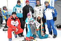 BYLO VESELO. Kdo v sobotu navštívil Herlíkovice, mohl sledovat lyžařské umění známých osobností showbyznysu. 