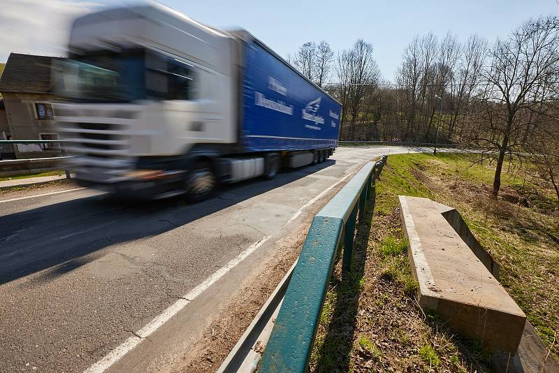 ŘSD začne 17. května s opravou silnice první třídy a mostů ve Zlaté Olešnici a Bernarticích. Do poloviny října se musí řidiči připravit na úplnou uzavírku.