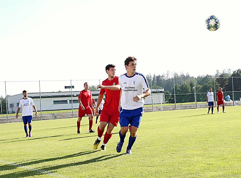 OKRESNÍ DERBY se hrálo na vrchlabském stadionu, kde domácí rezerva porazila Úpici 1:0 trefou Finka ze 78. minuty.