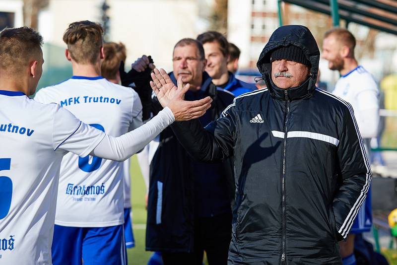 Fotbalisté Trutnova v podzimní derniéře přestříleli Velké Hamry 5:2. Hattrickem se blýskl Matějka.