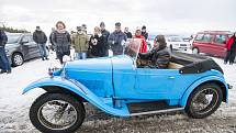 Veteran Car Club Dvůr Králové nad Labem pořádal v sobotu Tříkrálovou jízdu.