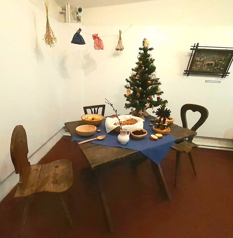 V Trutnově Muzeum Podkrkonoší láká návštěvníky na nově instalovanou výstavu Šťastné a veselé Vánoce.