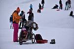 V lyžařském areálu Svatý Petr se pohybovalo jen několik desítek rodin s dětmi, které tam sáňkovaly nebo bobovaly.