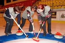 BRONZOVOU PŘÍČKU si letos v I. lize vybojovaly hráčky 1. Krkonošského curlingového klubu Trutnov.