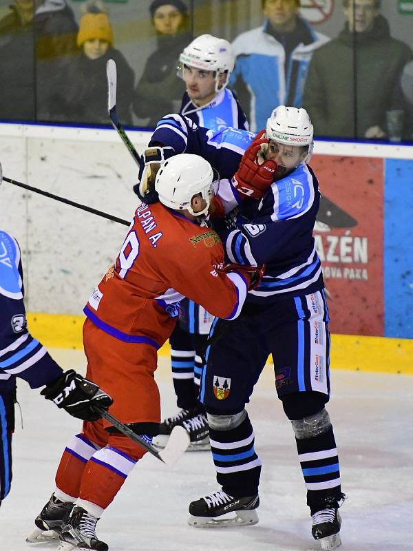 Hokejisté Nové Paky v derby statečně vzdorovali vrchlabskému favoritovi.