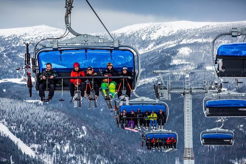 Krkonoše, Špindlerův Mlýn. Lyžování je nyní zapovězeno