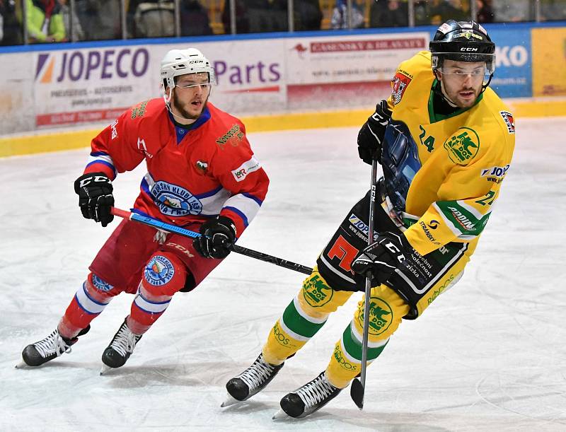 Dvorští hokejisté ve 42. kole druhé ligy přehráli Novou Paku 4:1.