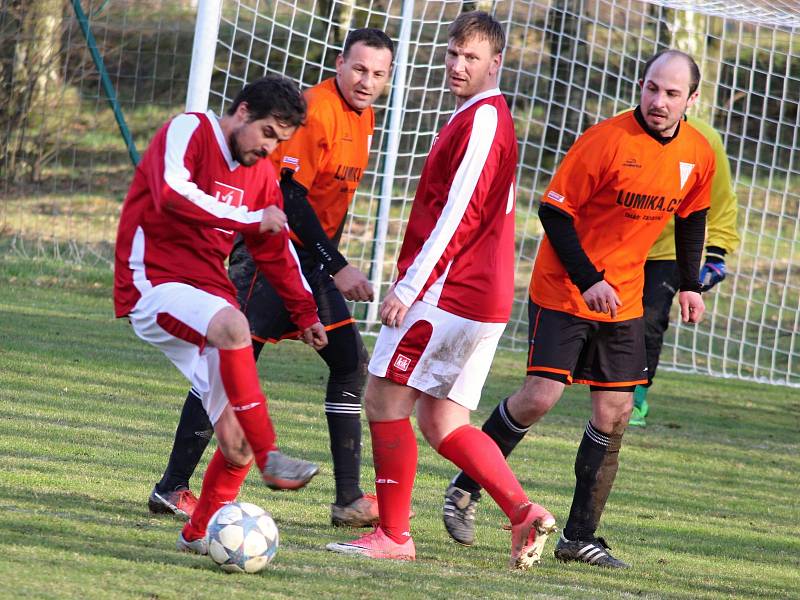 Fotbalová IV. třída, skupina B: SK Zbraslavice B - SK Malešov B 2:4 (0:2).