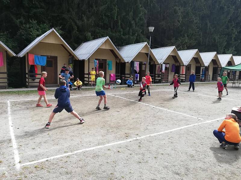 Dětský sportovní tábor pořádaný spolkem Olympia Kutná Hora v rekreačním středisku Želivka na Vysočině.