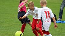 Z fotbalového turnaje mladších přípravek v Tupadlech: FK Čáslav dívky - TJ Star Tupadly 9:1.