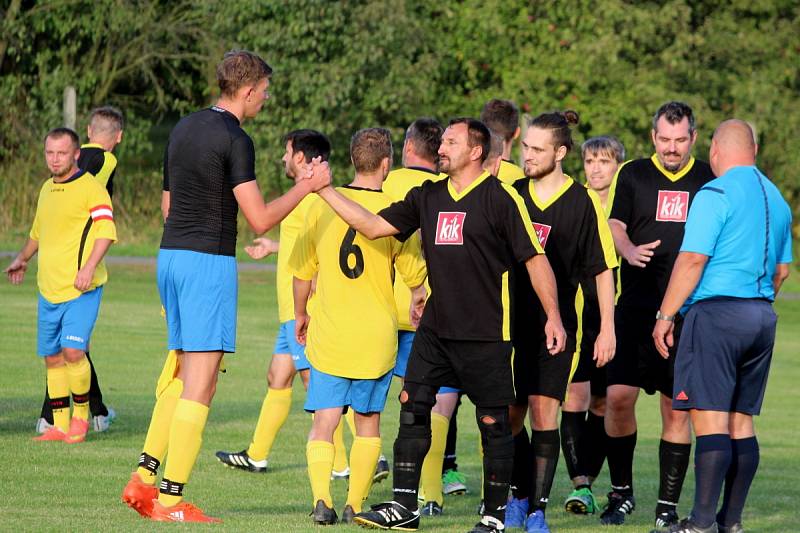 Fotbalová III. třída: TJ Sokol Vlkaneč - TJ Sokol Červené Janovice 9:0 (4:0).