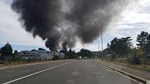 Rozsáhlý požár v Kutné Hoře si vyžádal vysoké nasazení hasičů.