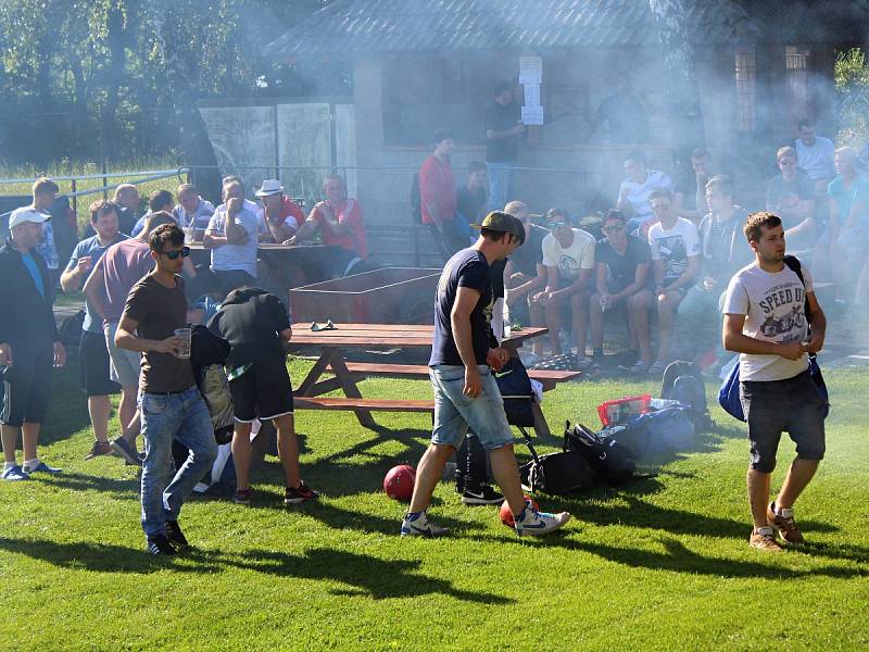 Z dvacátého ročníku Pukma Cupu, turnaje v malé kopané v Červených Janovicích.