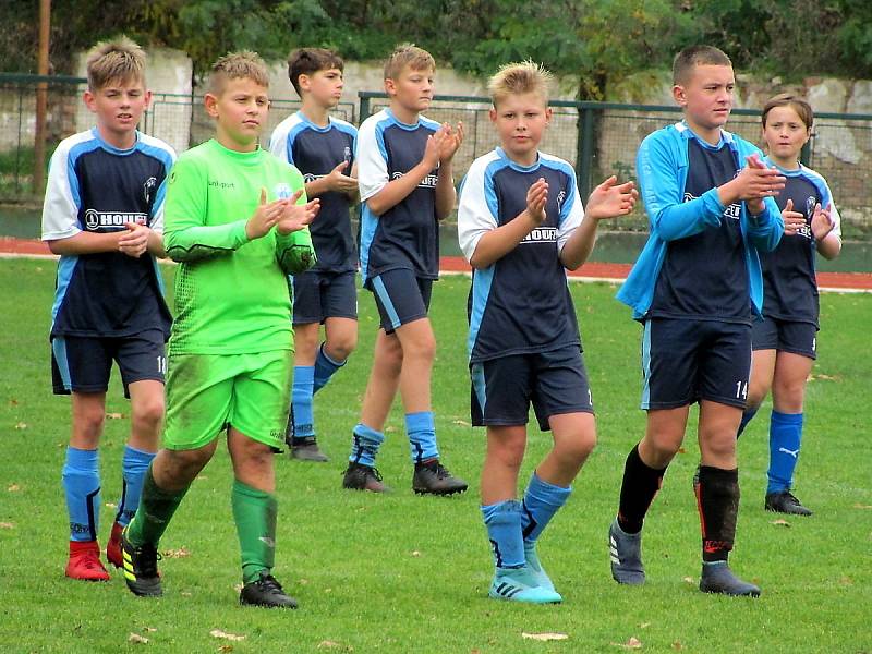 Česká fotbalová liga mladších žáků U13: FK Čáslav - FK Viktoria Žižkov 2:9 (1:2, 0:3, 1:4).