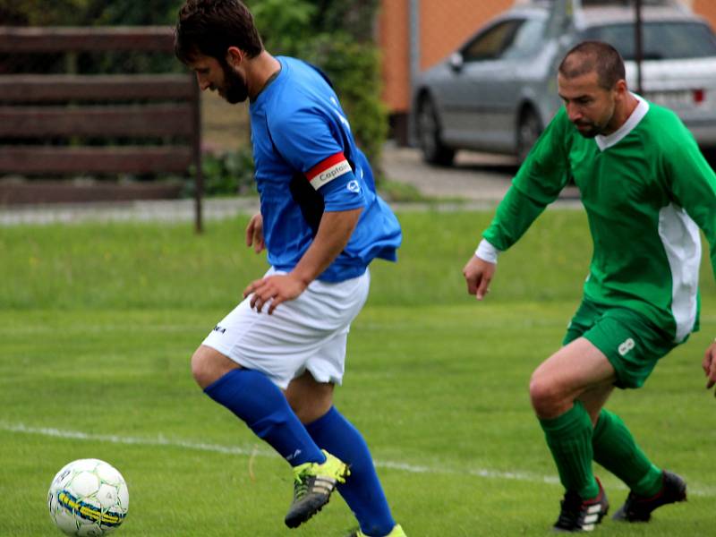 Fotbalová III. třída: TJ Sokol Červené Janovice - FC Bílé Podolí B 1:2 pk (0:0).