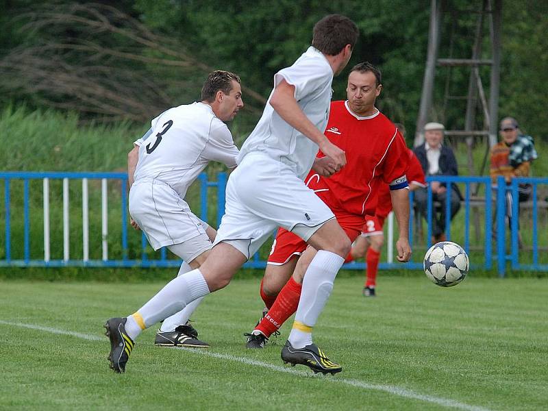 26. kolo okresního přeboru: Malín - Paběnice, 19. června 2010.