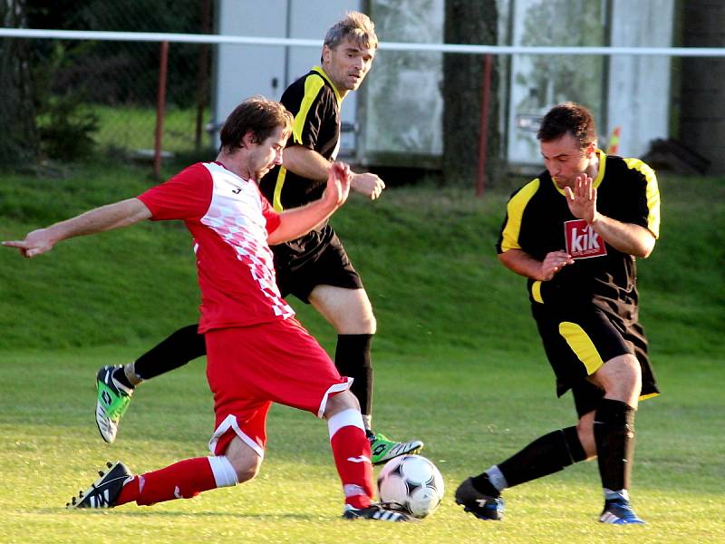 Fotbalová III. třída: TJ Sokol Červené Janovice - TJ Viktoria Sedlec B 3:1 (2:1).