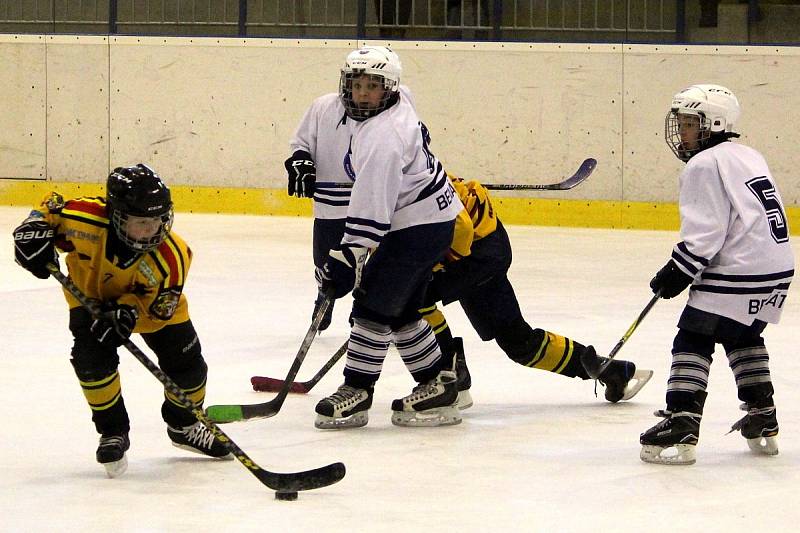 Hokejové mistrovské utkání krajské ligy mladších žáků: SK Sršni Kutná Hora - HC Benátky nad Jizerou 2:5 (1:1, 1:2, 0:2).