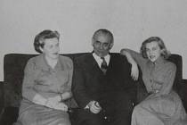 Manželé Moravcovi s dcerou Táňou ve Washingtonu v roce 1949.