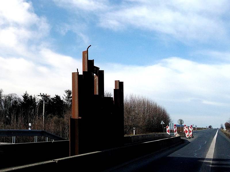 Z jízdy po obchvatu Čáslavi před druhou etapou rekonstrukce tří mostů na silnici I/38.