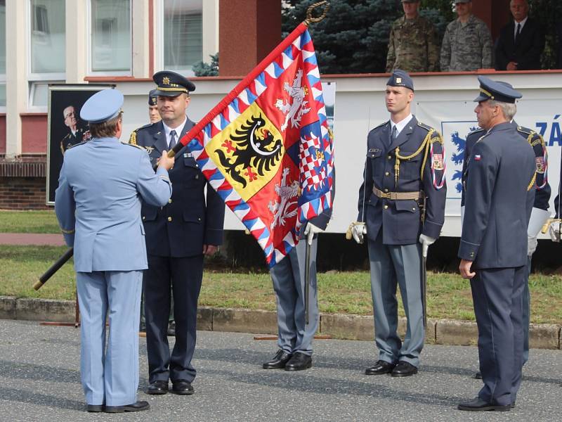 Jmenování nového velitele 21. základy taktického letectva Čáslav