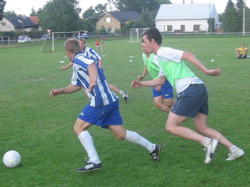 Červenojanovický Pukma Cup 2008 - finálový zápas mezi Žižkovem a Restaurací Na Valech 0:2.