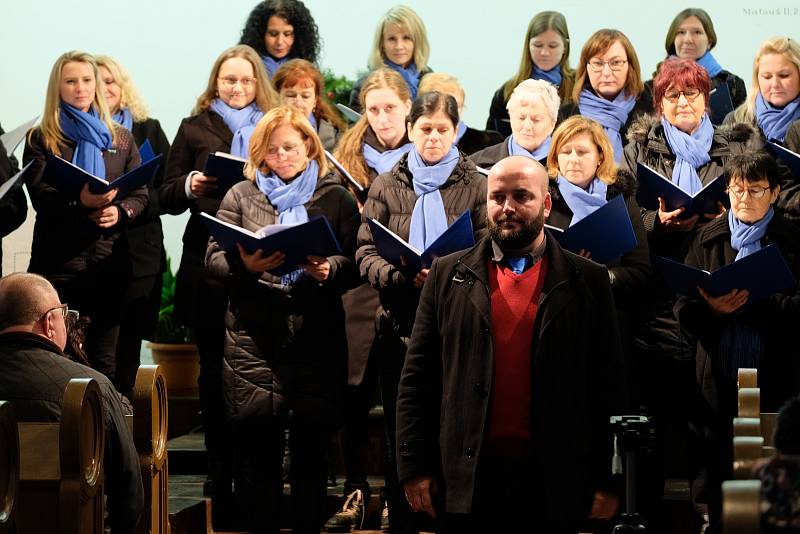 Ze slavnostního koncertu k stému výročí založení Církve československé husitské v židovské synagoze v Kutné Hoře.
