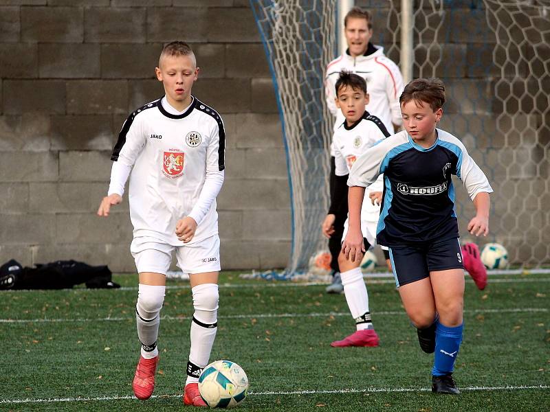 Česká fotbalová liga mladších žáků U13: FK Čáslav - FC Hradec Králové 0:9 (0:2, 0:3, 0:4).