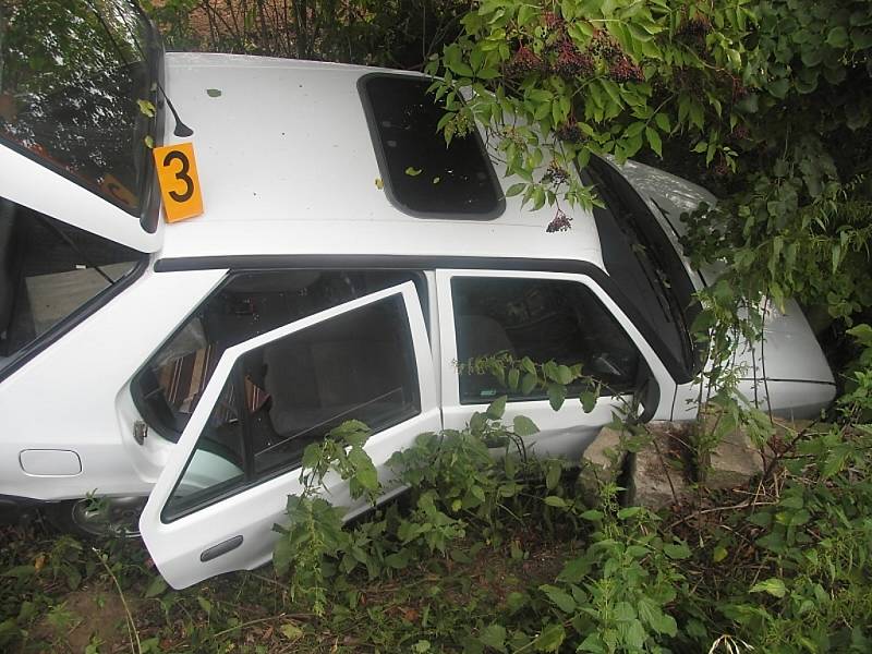 Dopravní nehoda v Perštejnci 19. srpna se obešla bez těžkých zranění
