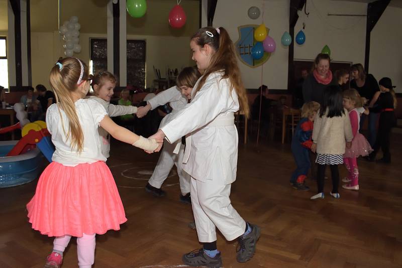 Olympiádou byl inspirován dětský karneval v Bohdanči.