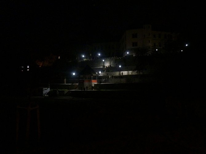 Hodina Země 2016 v Kutné Hoře 19. března 2016. Kutnohorské památky zůstaly bez slavnostního osvětlení. Od 20:30 do 21:30 je osvětlovaly pouze pouliční lampy