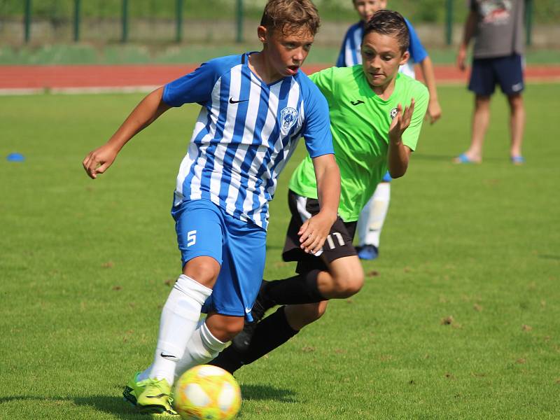 Fotbalový přípravný zápas mladších žáků U13: FK Čáslav - FK Admira Praha 13:2 (4:1, 3:1, 6:0).