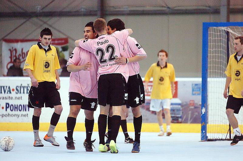 Semifinále Rasyguard play off Club Deportivo futsalové ligy na zimáku, 24. března 2011.