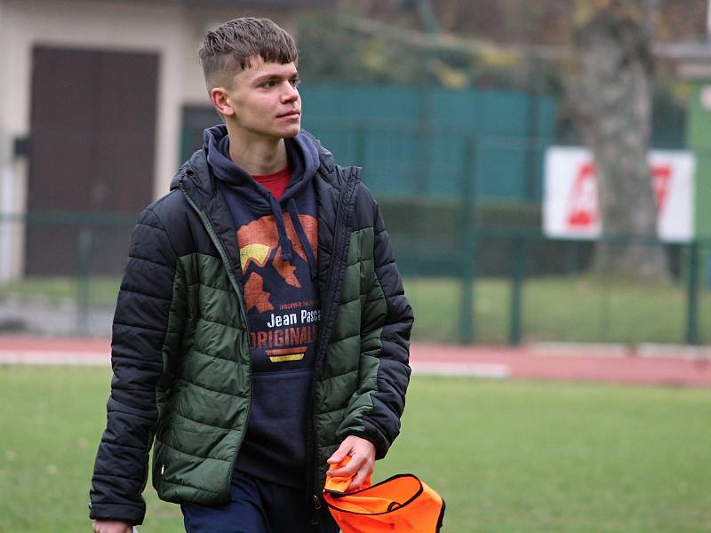 Fotbalový okresní přebor starších žáků: FK Čáslav dívky - SK Zbraslavice 4:1 (2:0).