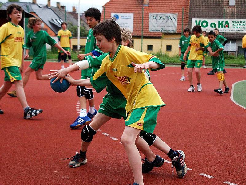 Turnaj mladších žáků v házené, 8. května 2010.