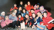 Účastnice Dívčí noci v Domě dětí a mládeže v Čáslavi v roce 2000. Dívčí noci byly u děvčat velmi oblíbené. Organizovaly se s různými tématy, na některé z nich se hlásily více než čtyři desítky účastnic.