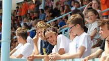 Ze závěrečného slavnostního ceremoniálu Městských her 9. olympiády dětí a mládeže na stadionu Olympia v Kutné Hoře.