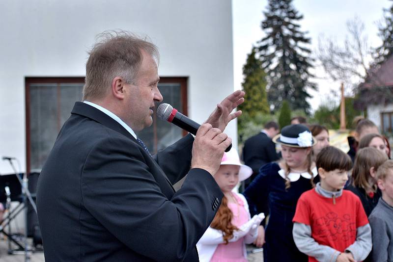 Prvomájový koncert pořádala Základní umělecká škola Uhlířské Janovice.