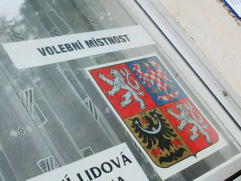 Česko se chystá na zavedení pouze jednodenních voleb, kdy lidé půjdou k urnám jen v pátek