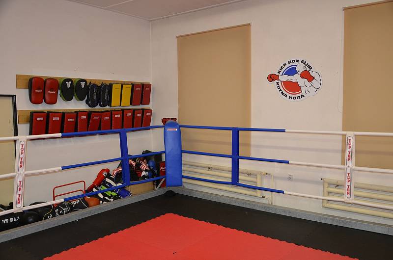 Areál SKP Olypmpia Kutná Hora. Tělocvična, kde trénují kickboxeři.