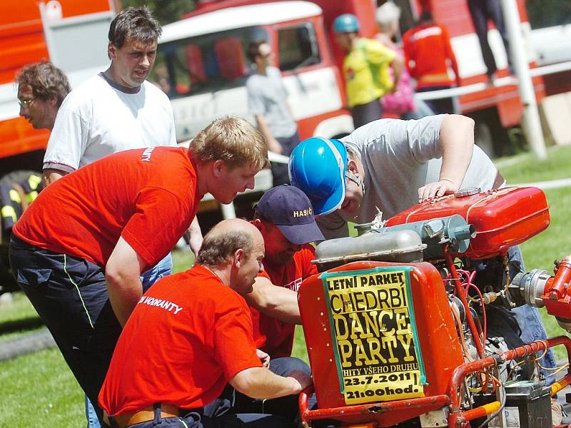 Sbory dobrovolných hasičů se utkaly v požárním sportu v sobotu na Močovické proudnici.